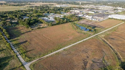 /international/us/w-maple-st-independence-ks-110110337991/