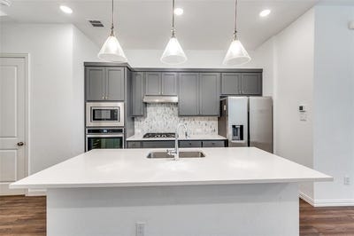 /international/us/9912-schramm-street-irving-tx-110100690385/