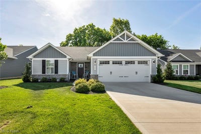 /international/us/141-w-spring-drive-elyria-oh-110108293545/