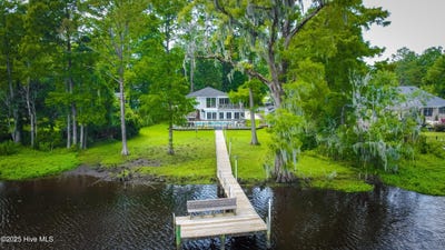 /international/us/210-gangplank-road-new-bern-nc-110106345137/