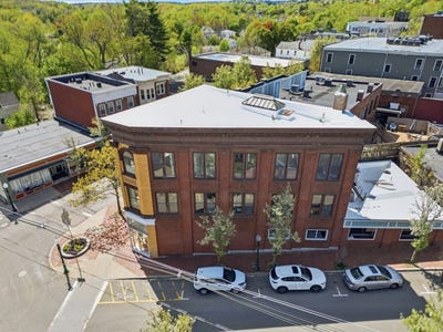/international/us/45-main-st-amesbury-ma-110108064299/