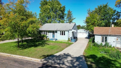 /international/us/908-w-linden-street-w-fergus-falls-mn-110120081447/