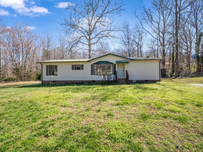 /international/us/122-hotel-hill-drive-landrum-sc-110106318220/