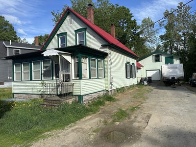 /international/us/72-north-street-hartland-me-110108413960/