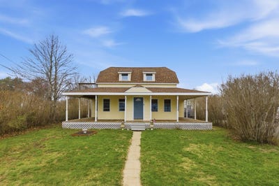 /international/us/13-harrison-avenue-buzzards-bay-ma-110107480855/