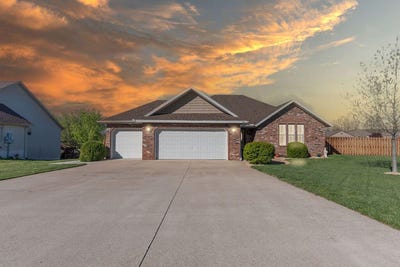 /international/us/106-southview-drive-branson-mo-110108537797/