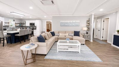 /international/us/7-holly-avenue-shalimar-fl-110109586719/