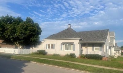 /international/us/202-massachusetts-street-st-joseph-mo-110100837935/