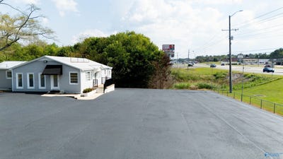 /international/us/6420-us-highway-431-albertville-al-110100723142/