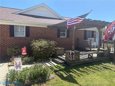 /international/us/19-ewellville-lane-dutton-va-110106979206/