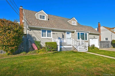 /international/us/115-old-farmingdale-road-west-babylon-ny-110103182491/