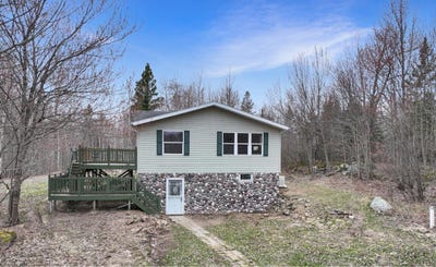 /international/us/10810-s-riverside-drive-sault-ste-marie-mi-110107351367/