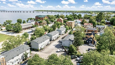 /international/us/315-river-walk-new-bern-nc-110107830423/