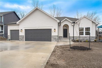 /international/us/623-e-13th-street-kearney-mo-110104258855/