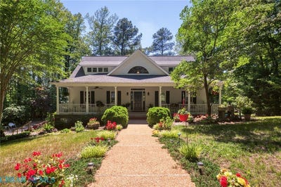 /international/us/11688-river-crest-drive-gloucester-va-110108640908/