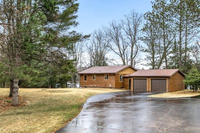 /international/us/10562-n-forest-circle-drive-hayward-wi-110107288620/
