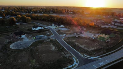 /international/us/608-bridges-way-rushville-in-110107797923/