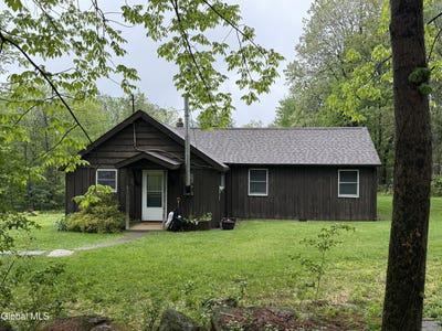 /international/us/41-malloy-road-greenfield-center-ny-110108280870/