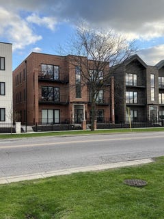 /international/us/8029-w-belmont-avenue-river-grove-il-110099063818/