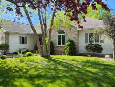 /international/us/1355-whippletree-lane-neenah-wi-110099600591/