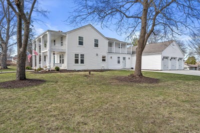 /international/us/17730-greenbrier-dr-brookfield-wi-110106923530/