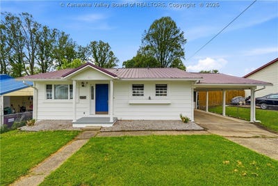 /international/us/207-lakeview-drive-hurricane-wv-110107668890/