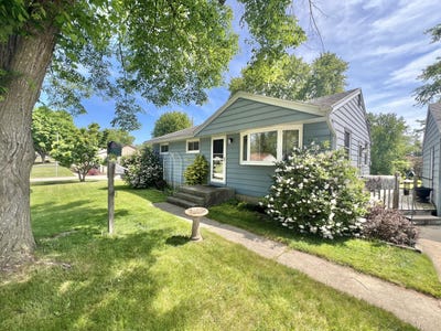 /international/us/8802-s-79th-st-franklin-wi-110108299705/