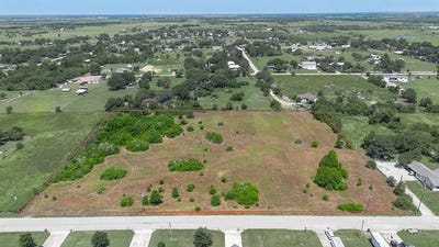 /international/us/5815-wild-flower-road-sealy-tx-110107516841/