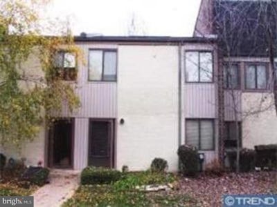 /international/us/4844-oxford-court-bensalem-pa-110108233653/