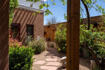 /international/us/960-acequia-de-las-joyas-santa-fe-nm-110099647735/