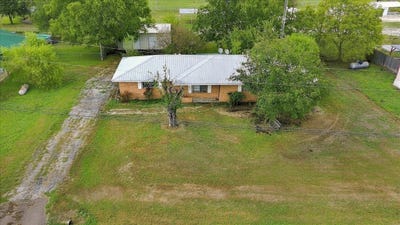 /international/us/712-n-allyn-avenue-e-mount-calm-tx-110120134396/