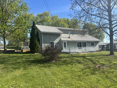 /international/us/126-e-maple-street-muir-mi-110108504209/