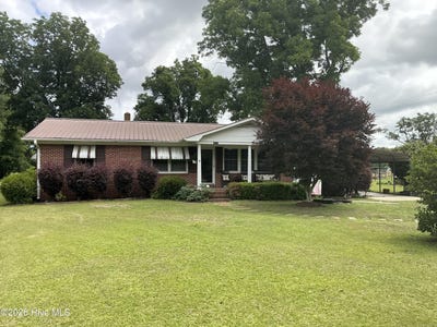 /international/us/1262-richardson-road-bladenboro-nc-110108472833/