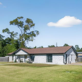 /international/us/355-county-road-761-buna-tx-110103379248/