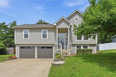 /international/us/200-n-highland-drive-raymore-mo-110108877509/