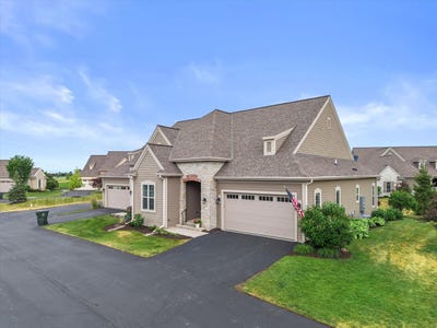 /international/us/1522-champion-ct-oconomowoc-wi-110108753542/