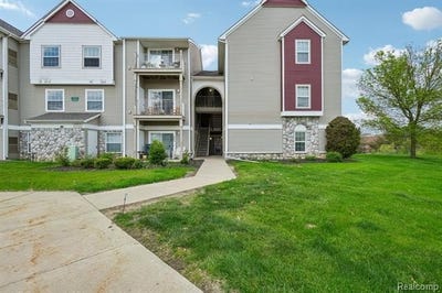 /international/us/15240-silver-parkway-fenton-mi-110108152937/