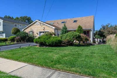 /international/us/15-carlow-way-hazlet-nj-110120413144/