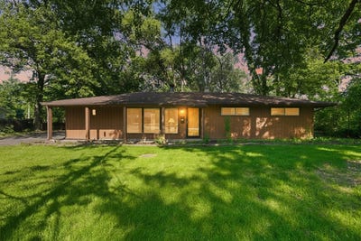 /international/us/18341-john-avenue-country-club-hills-il-110108396949/