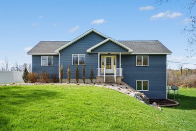 /international/us/3214-7th-street-wayland-mi-110107552716/