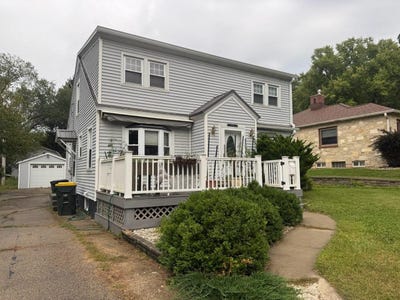 /international/us/584-e-3rd-street-richland-center-wi-110110058967/