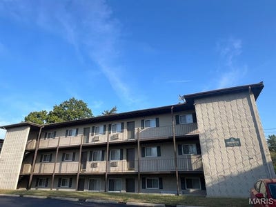 /international/us/3706-greenwood-boulevard-maplewood-mn-110108301956/
