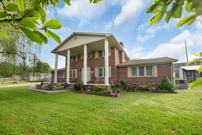 /international/us/190-n-clay-avenue-west-van-lear-ky-110099557144/