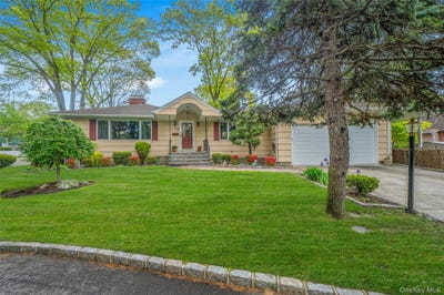 /international/us/190-lake-drive-copiague-ny-110108417580/