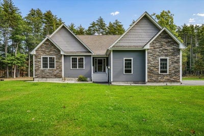 /international/us/3-moeckel-road-windham-nh-110110398834/
