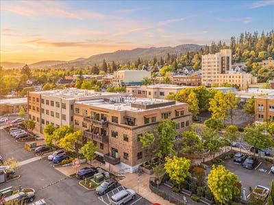 /international/us/175-lithia-way-ashland-or-110107682565/