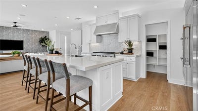 /international/us/27129-prominence-lane-valencia-ca-110120510391/