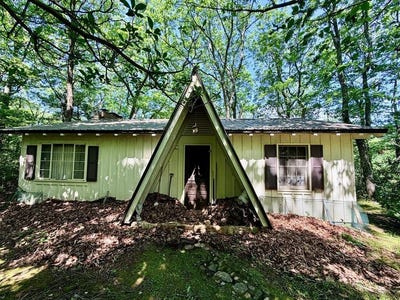/international/us/728-groundhog-hills-rd-hillsville-va-110108385121/