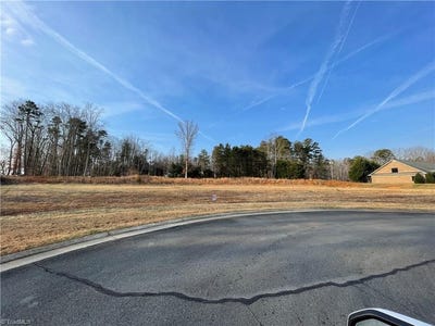 /international/us/3-river-birch-court-king-nc-110091454937/