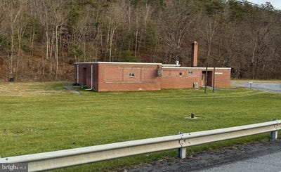 /international/us/6427-purgitsville-pike-purgitsville-wv-110105336111/